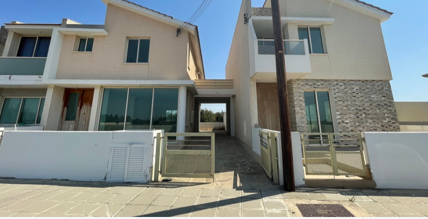 House in Kiti - view 1