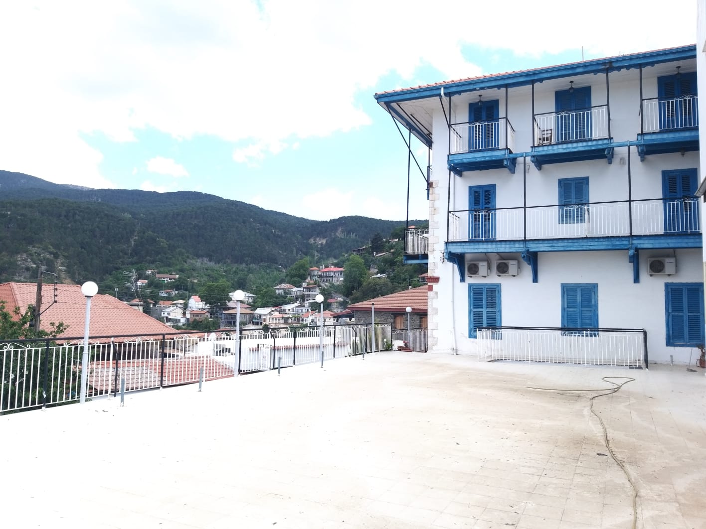 House in Geri - view 1