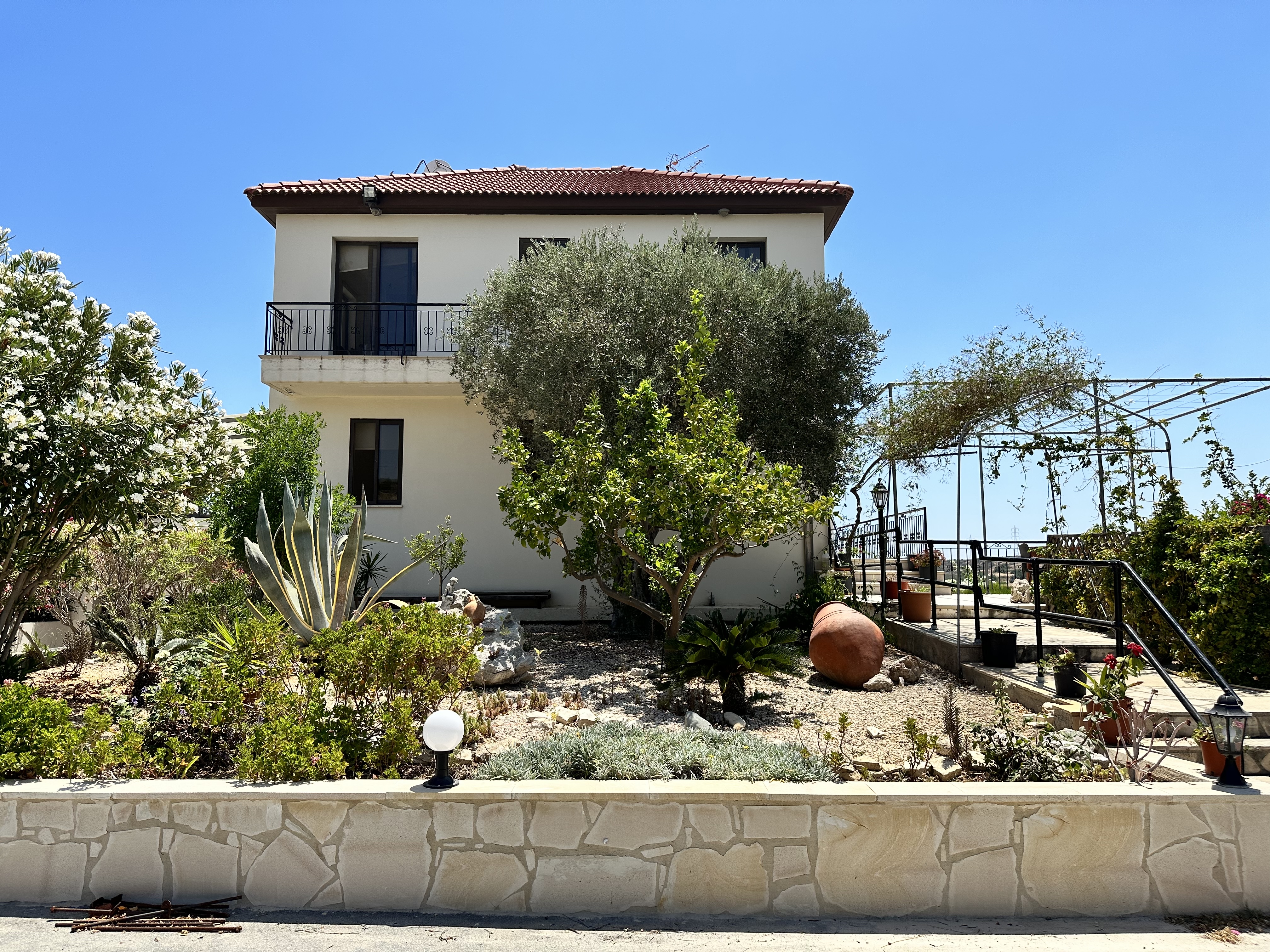 House in Kalavasos - view 1