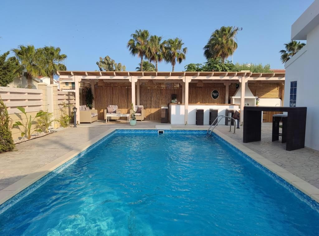 House in Larnaca Municipality - view 1