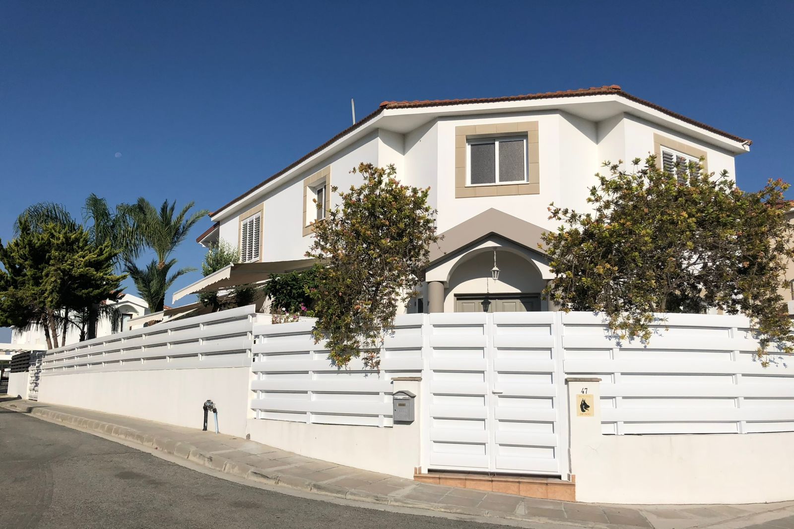 House in Geri - view 1