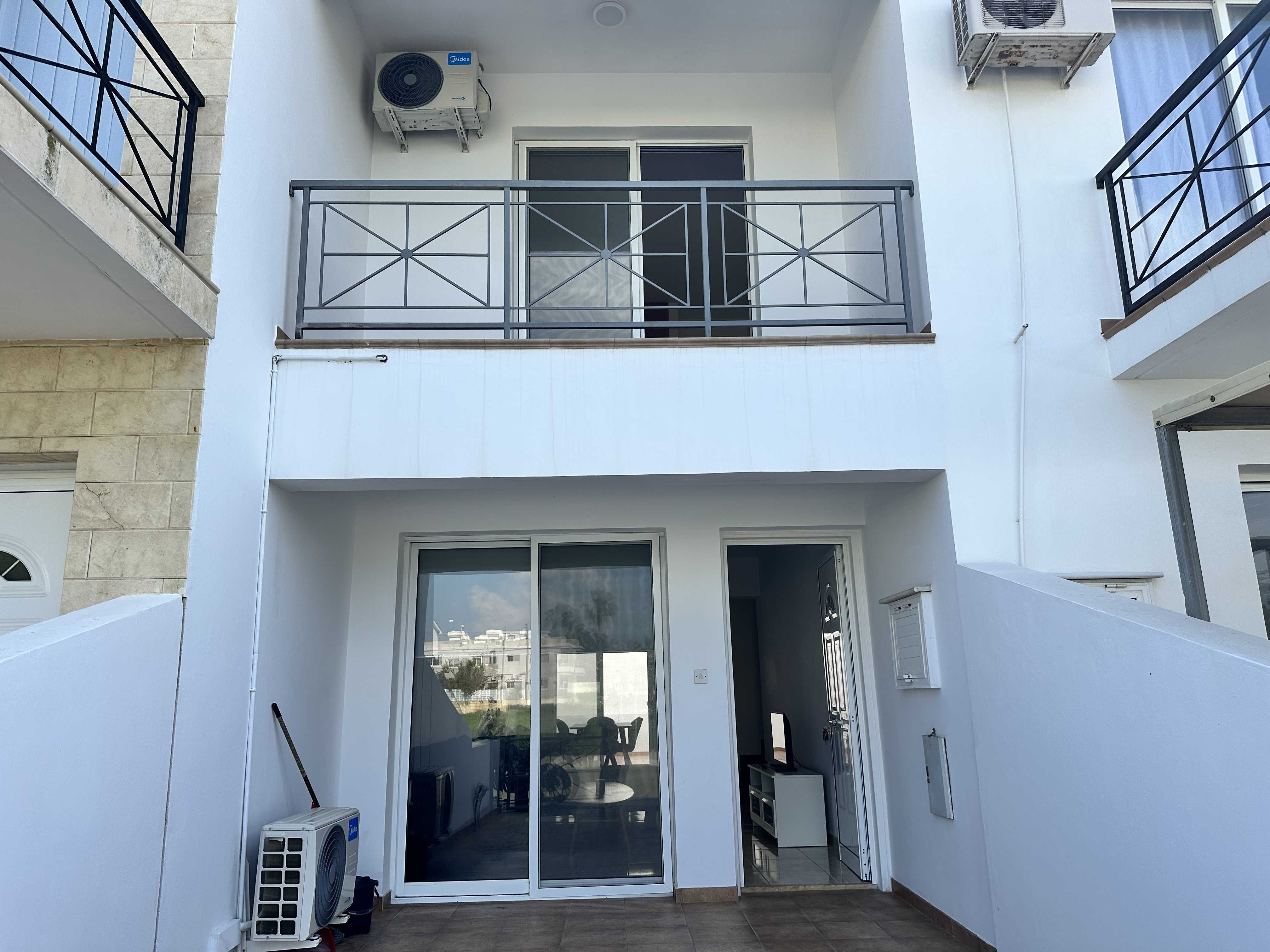 House in Kiti - view 1