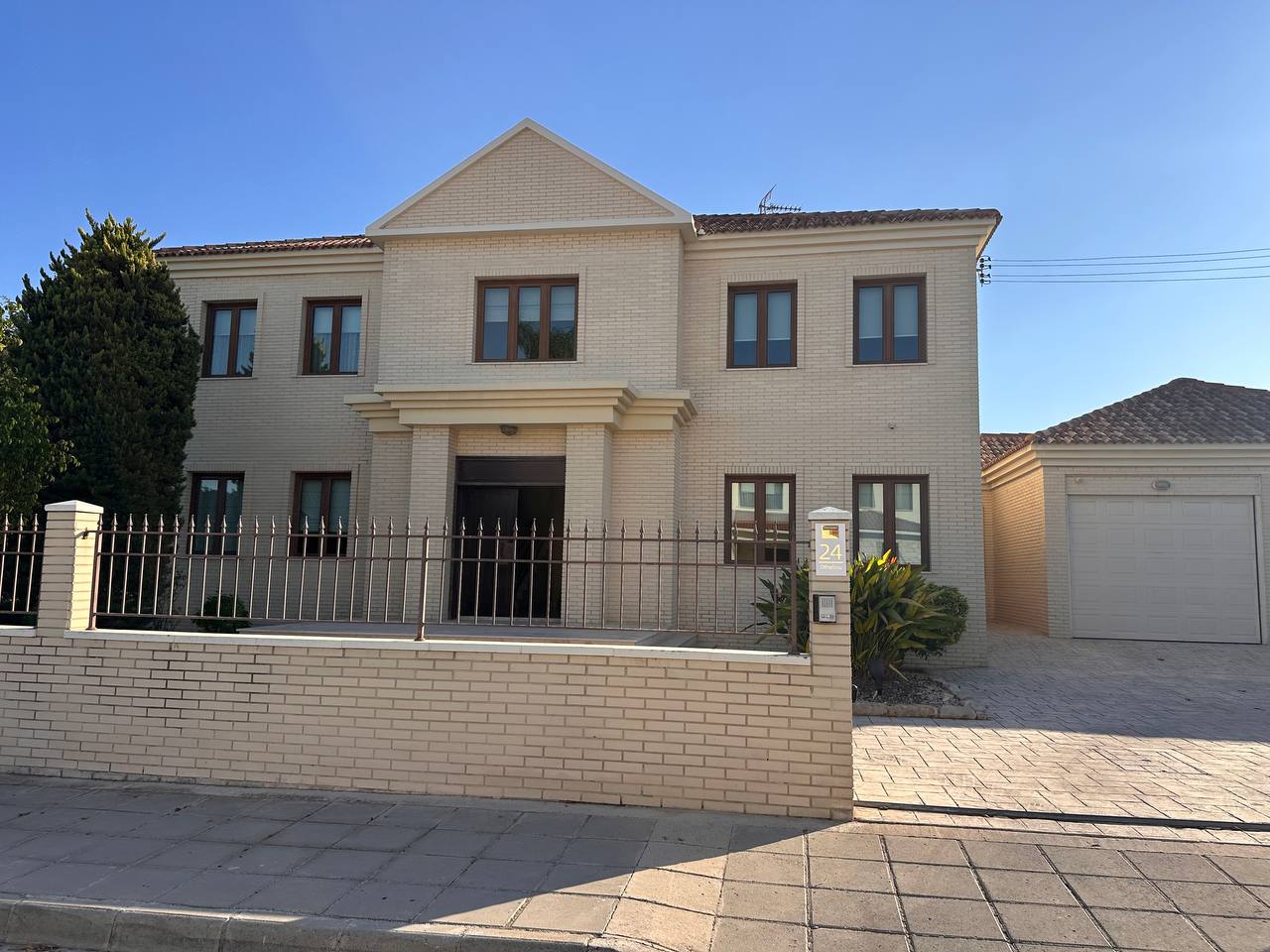 House in Aradippou - view 1