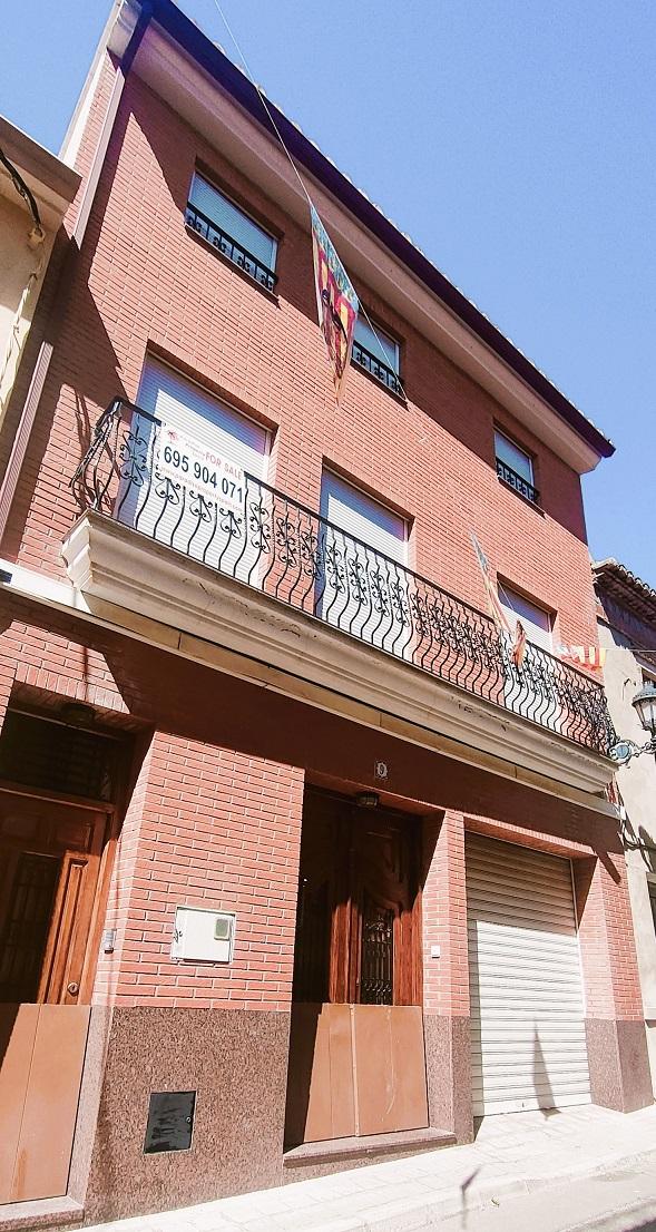 House in Monserrat - view 1