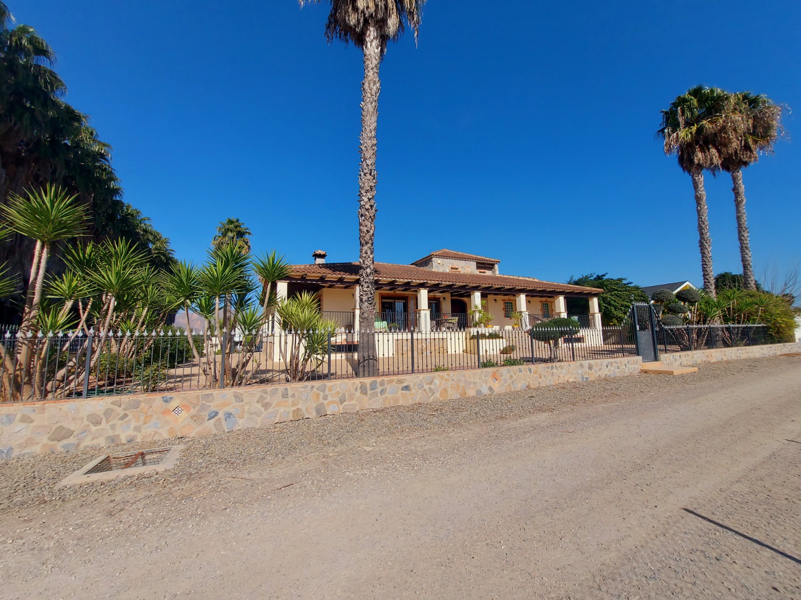 House in Alicante - view 1