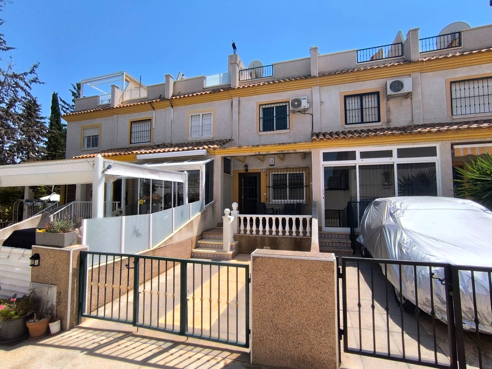 House in Alicante - view 1
