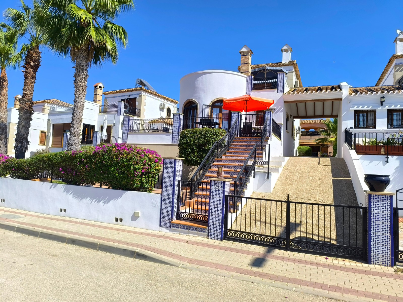 House in Algorfa - view 1