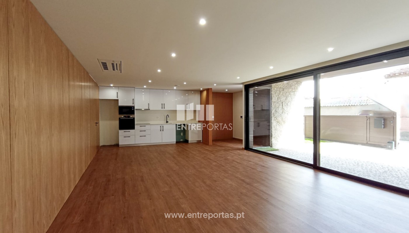 House in Povoa de Varzim - view 1