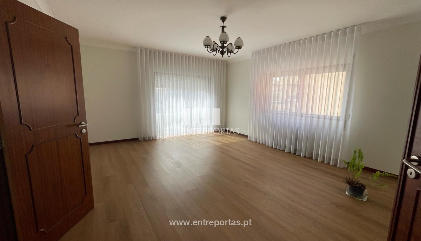 House in Povoa de Varzim - view 1