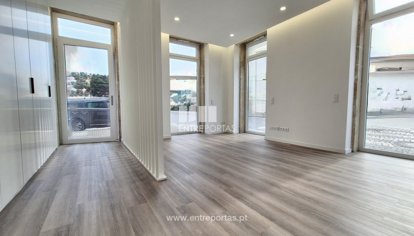 House in Vilar do Pinheiro - view 1