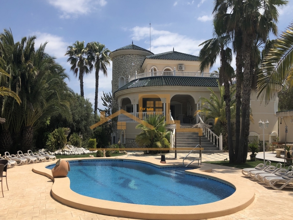 House in Alicante - view 1