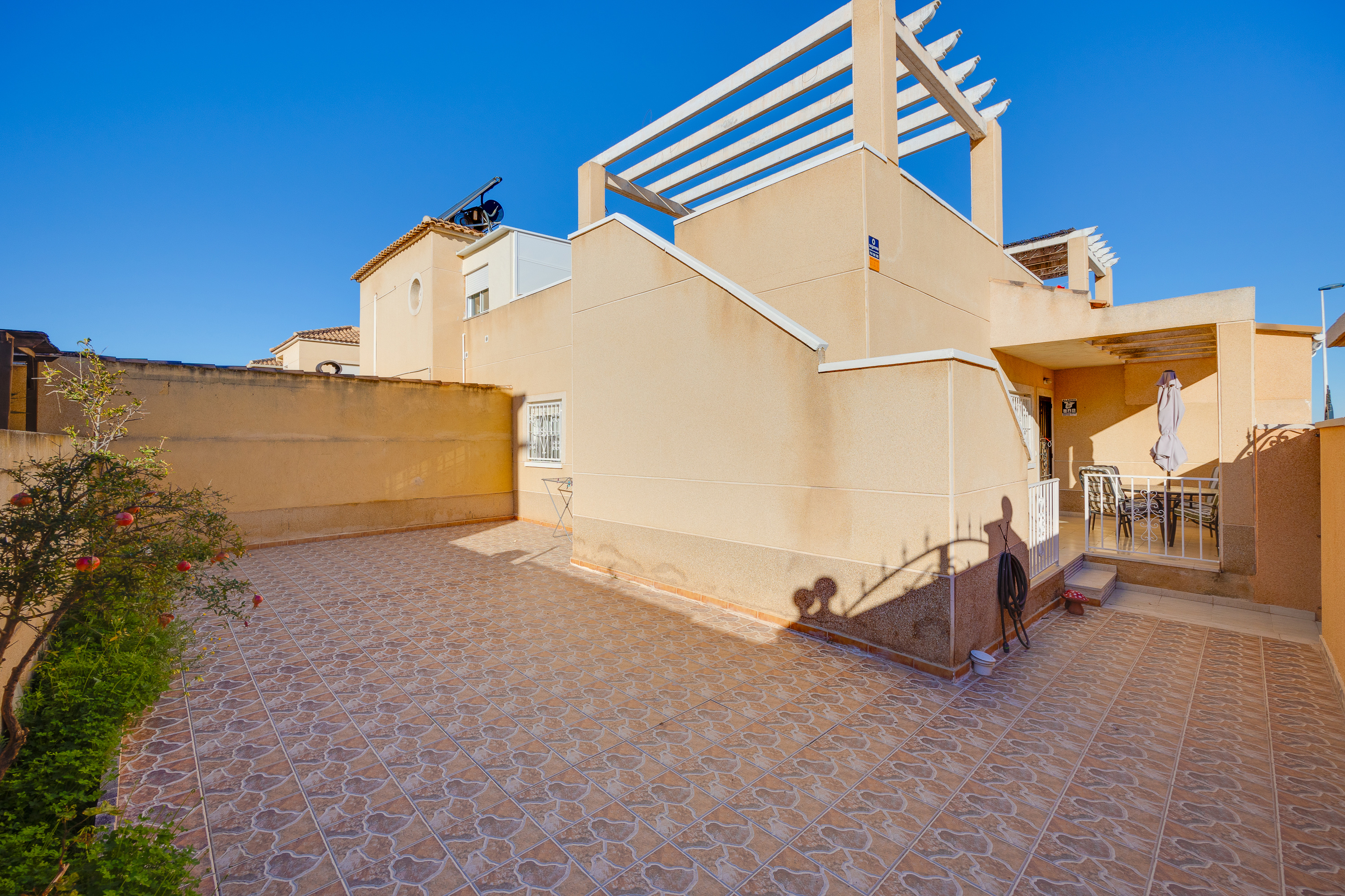 Villa in Alicante - view 1