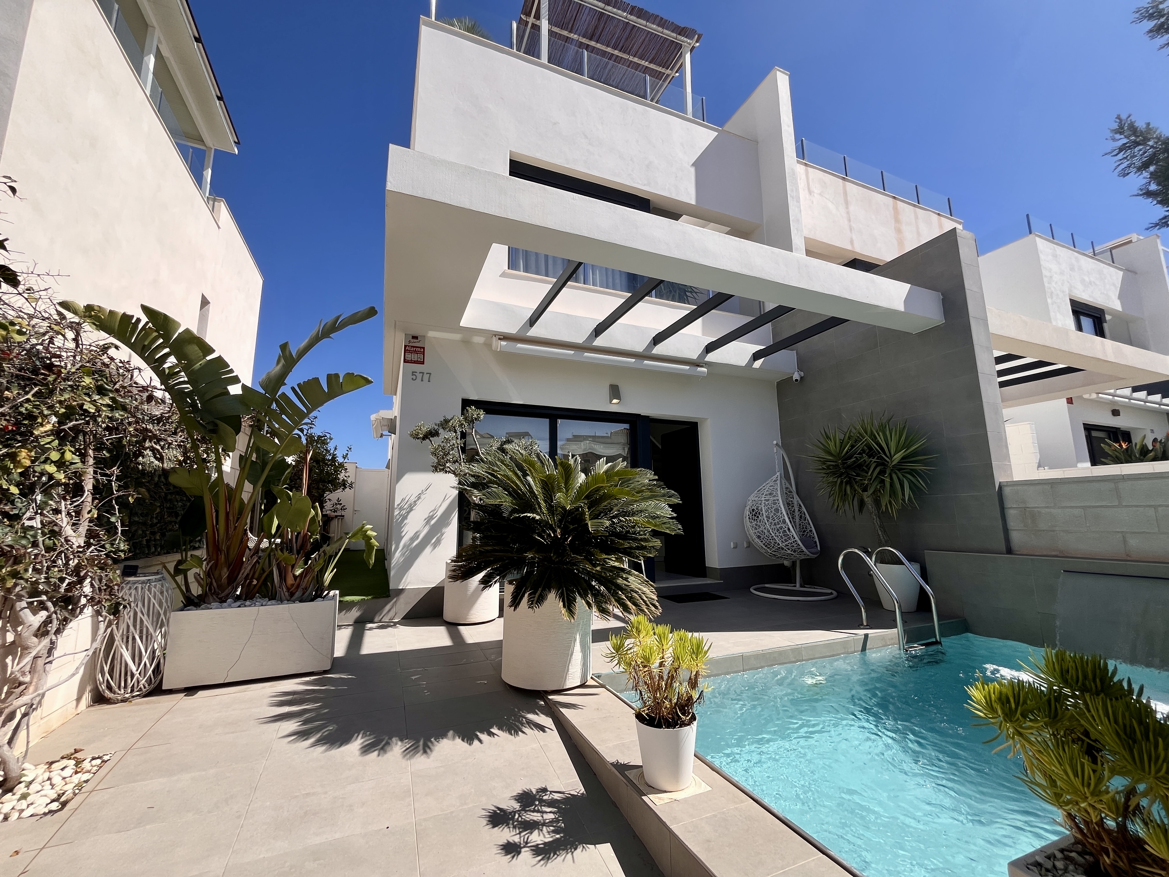 Villa in Alicante - view 1