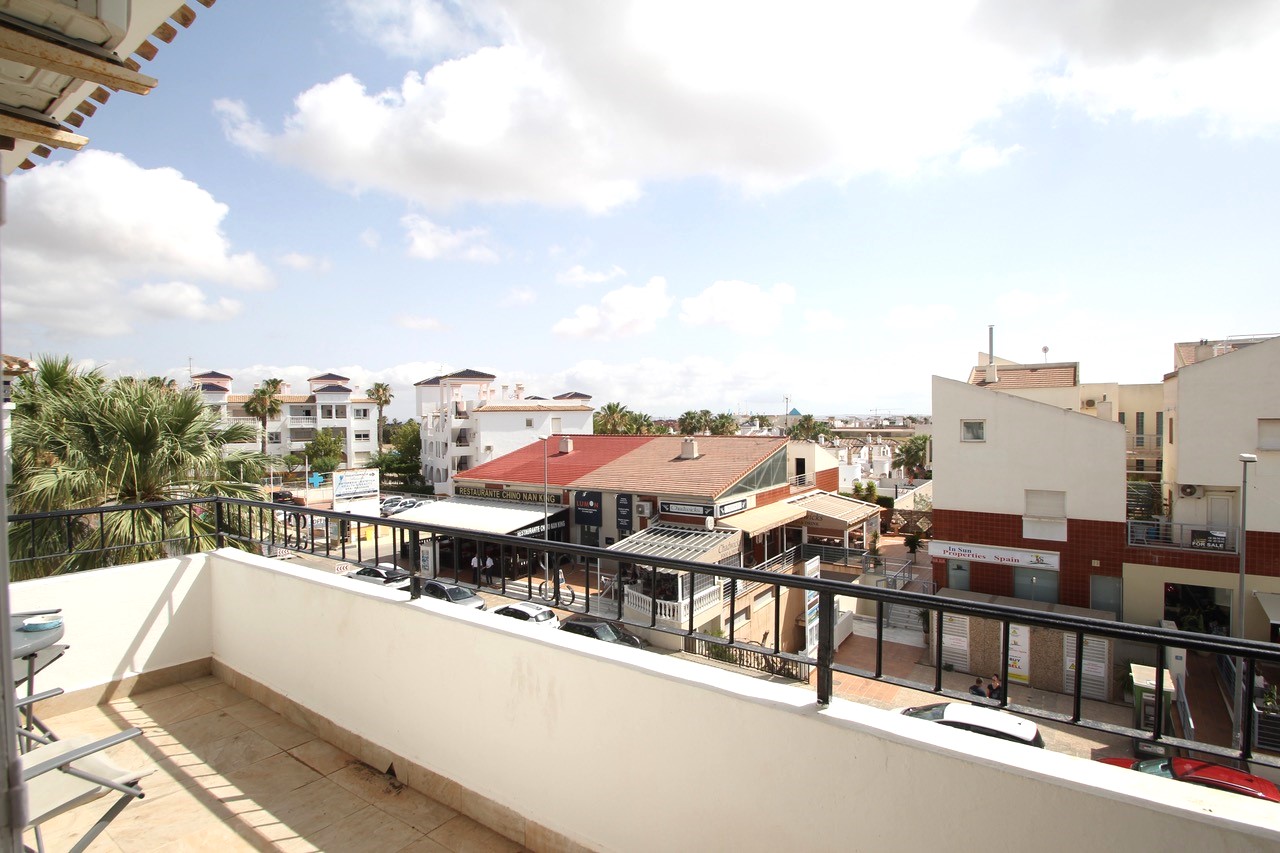 Apartment in Villamartin - view 1