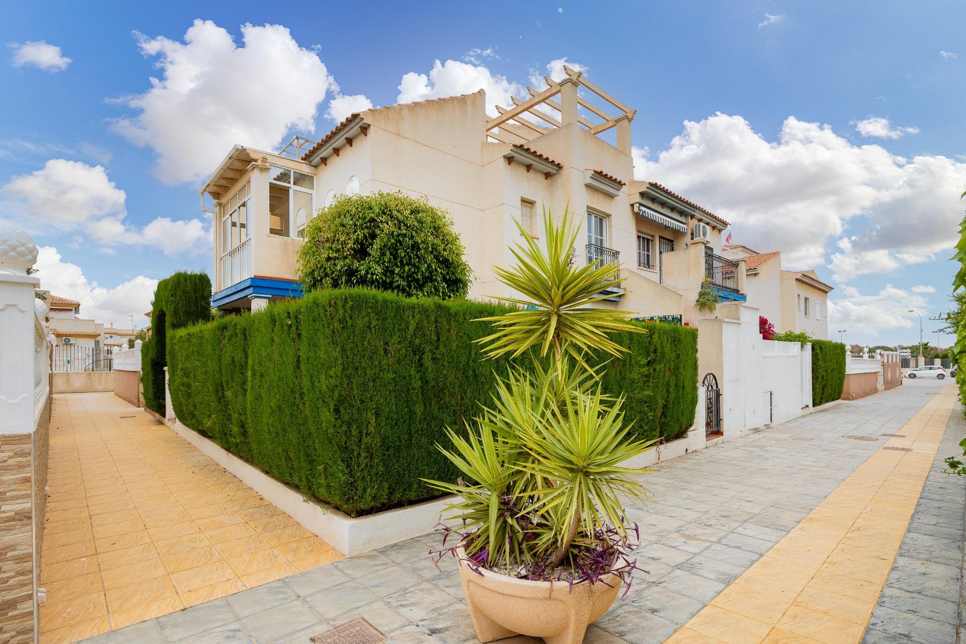 House in Alicante - view 1