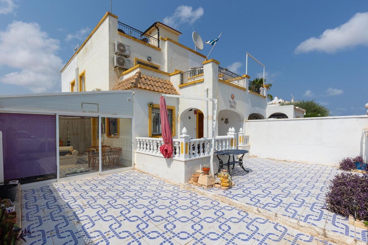 Villa in Torrevieja - view 1