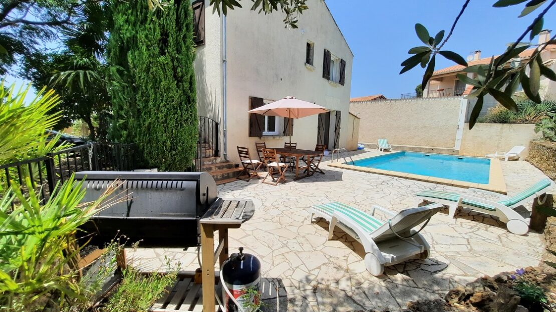 House in Puimisson - view 1