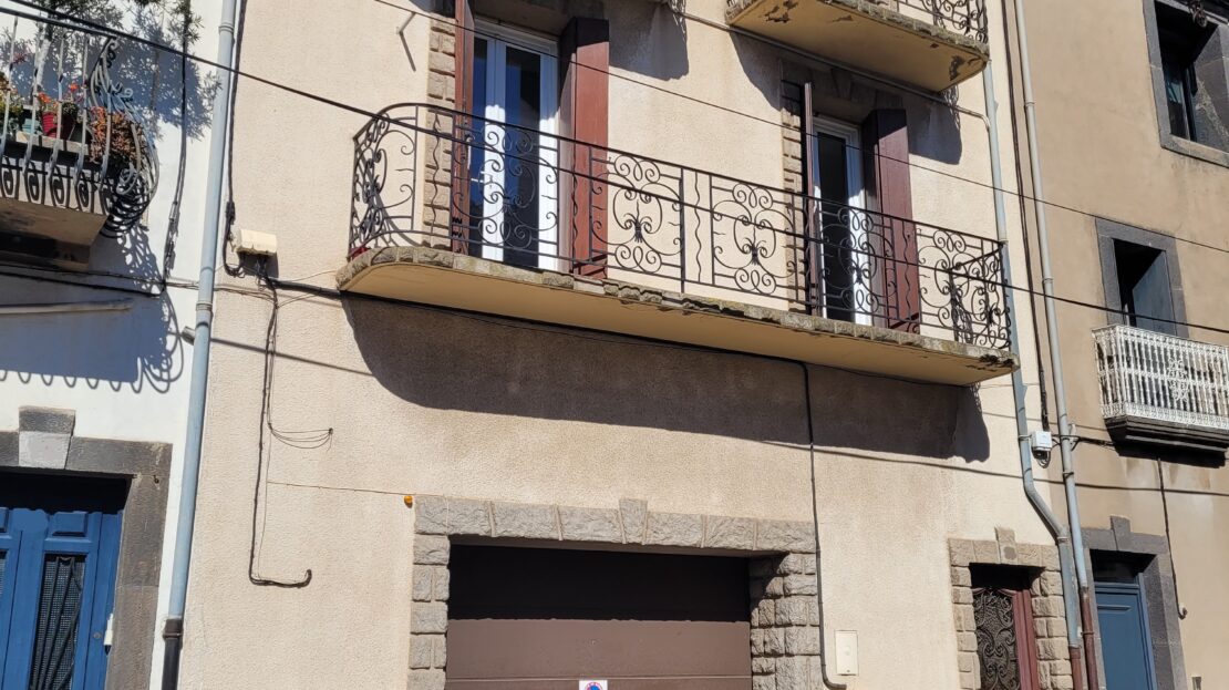 House in Agde - view 1
