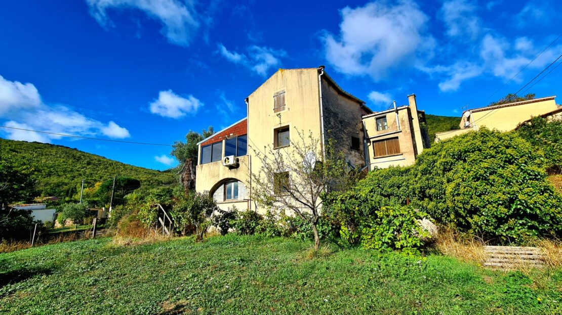 House in Lunas - view 1