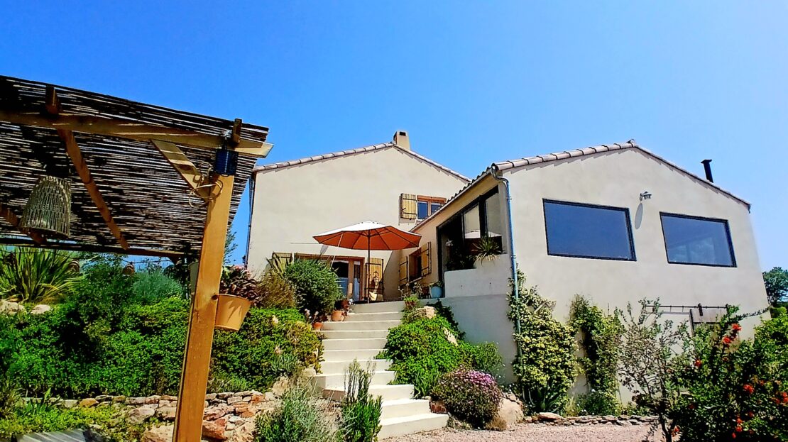 House in Cruzy - view 1