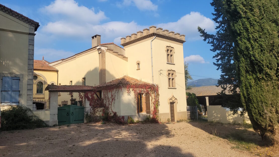 House in Autignac - view 1