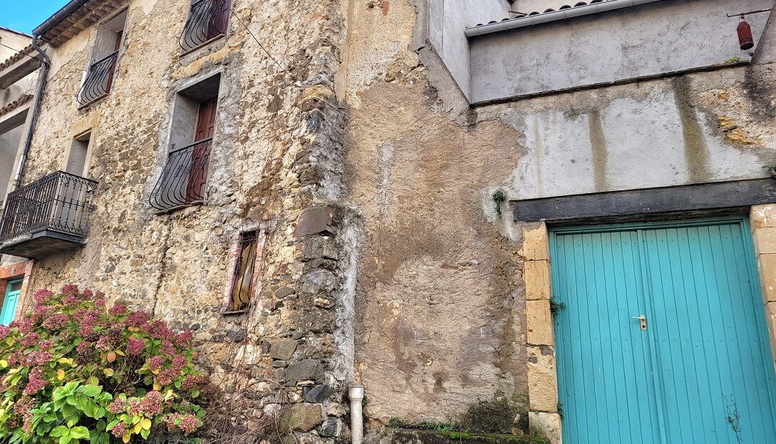 House in Autignac - view 1