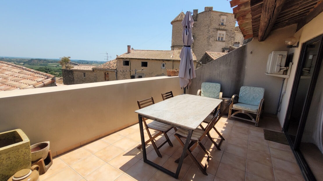 House in Puimisson - view 1