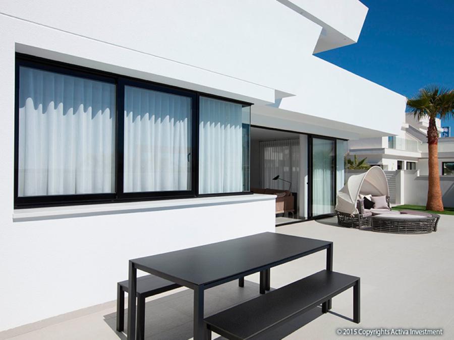 Villa in Elche - view 1