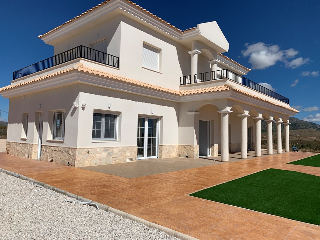 Villa in Pinoso - view 1