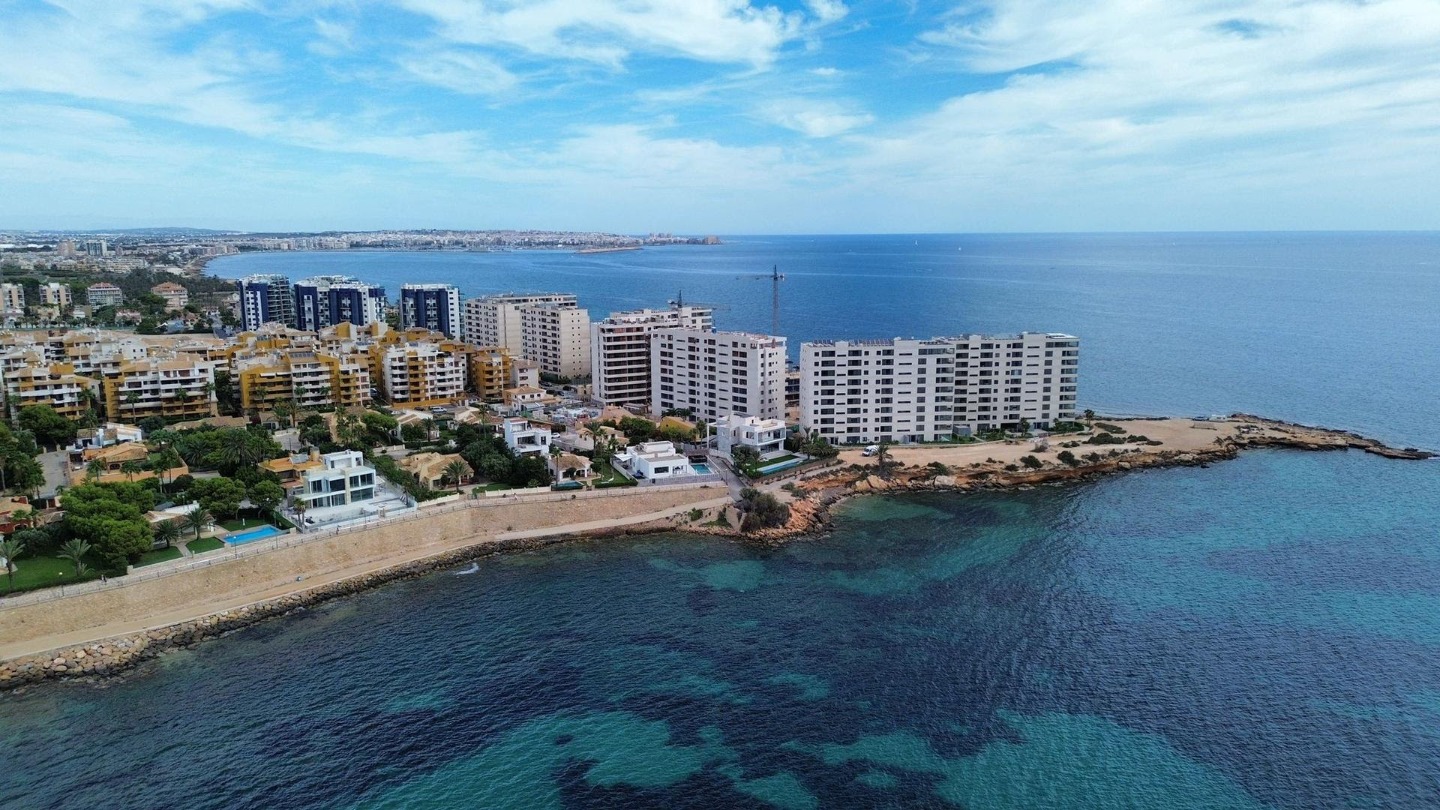 Apartment in Alicante - view 1