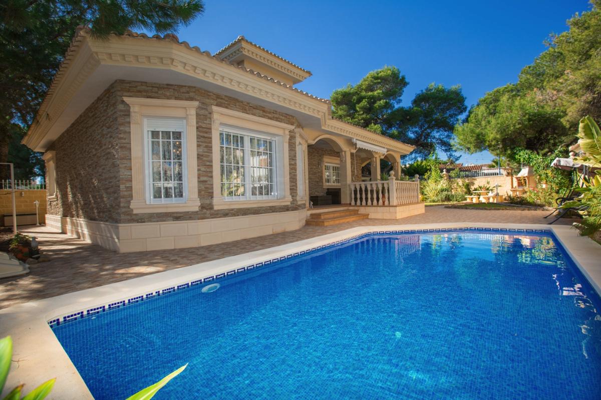 House in Alicante - view 1