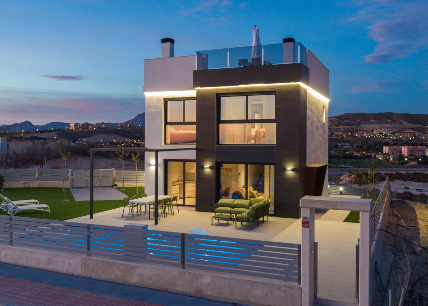 Villa in Mutxamel - view 1