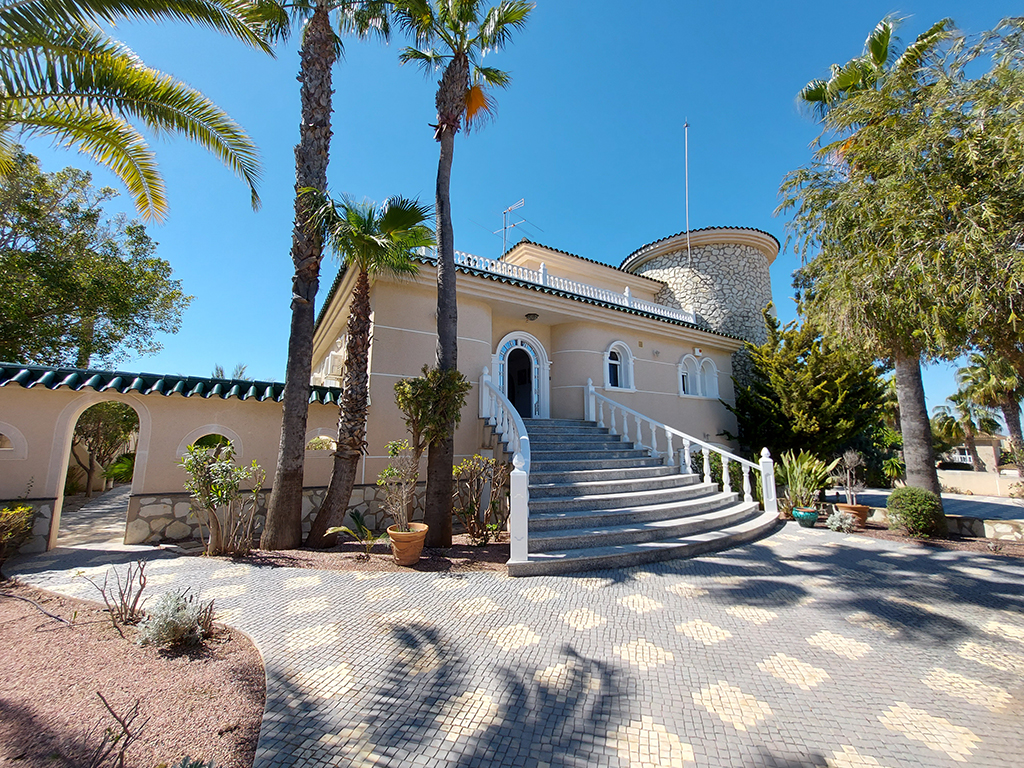 Villa in Ciudad Quesada - view 1