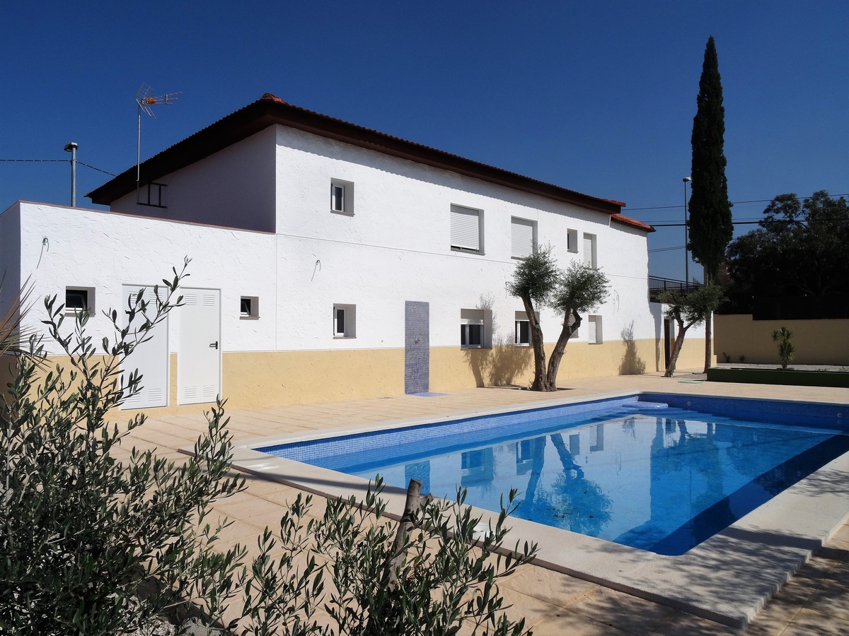 House in Los Banos - view 1