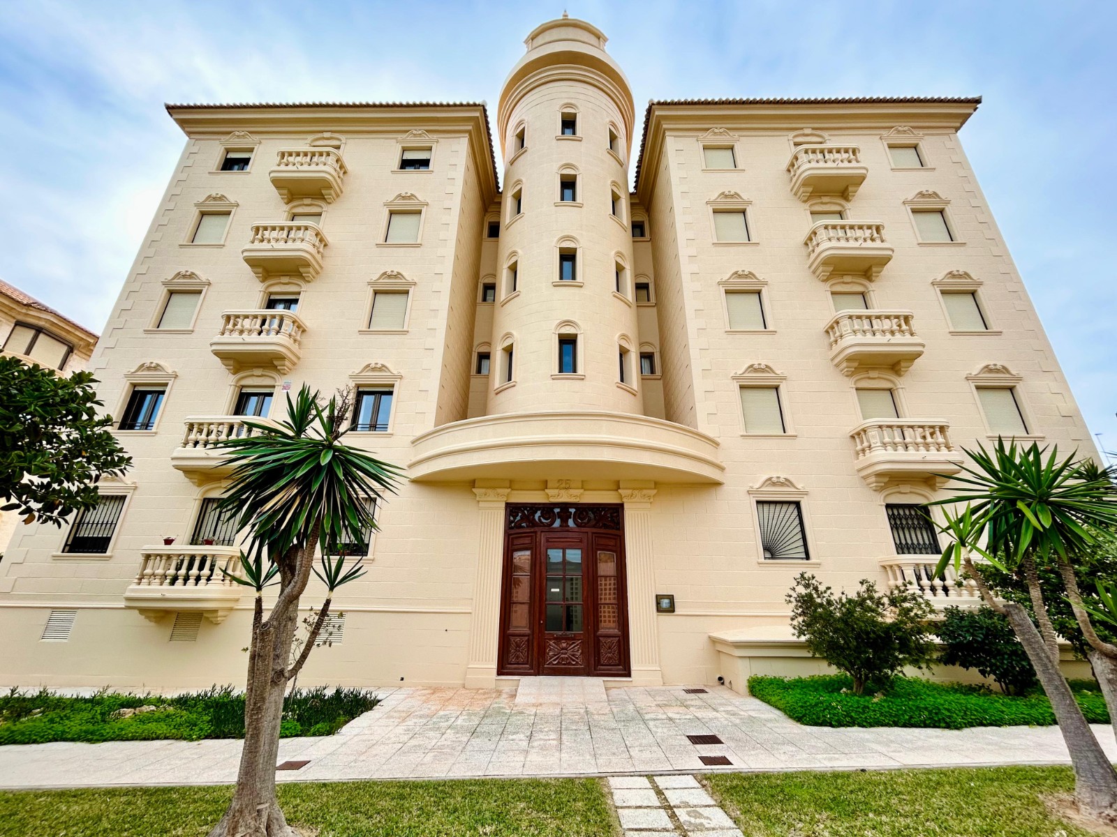 Apartment in Alicante - view 1
