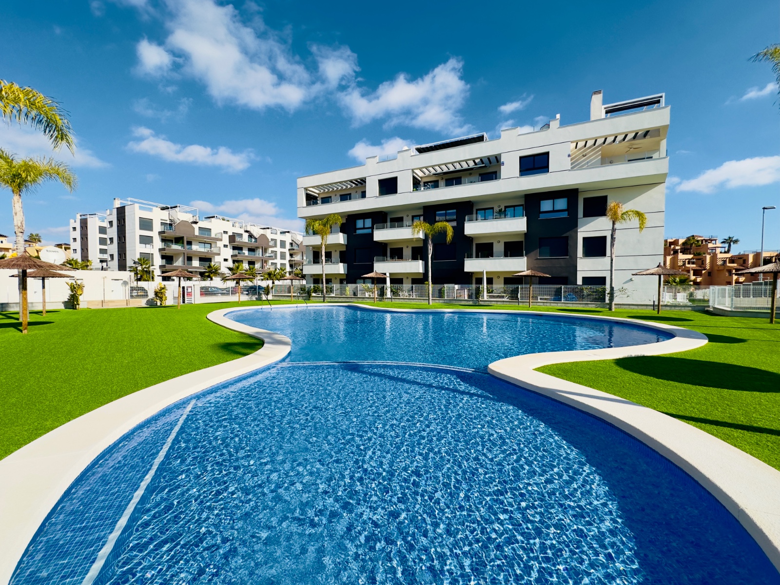 Apartment in Urbanizacion los Balcones - view 1