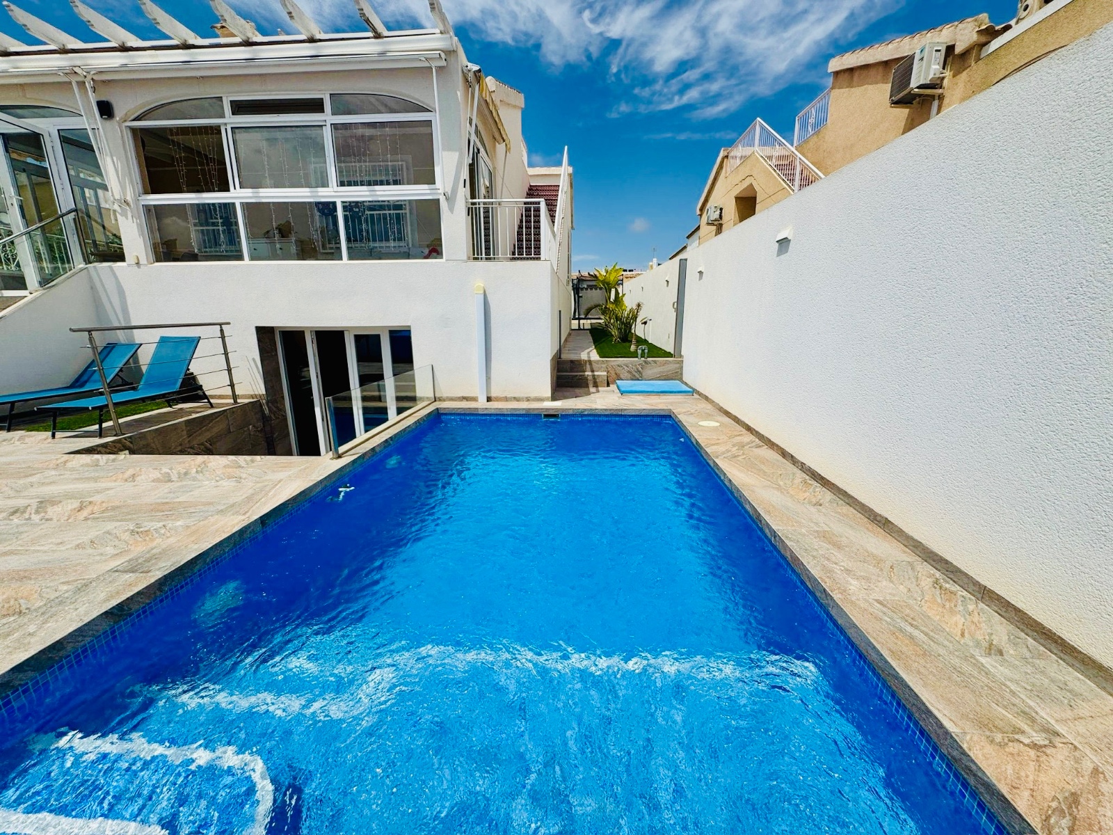 Villa in Urbanizacion los Balcones - view 1