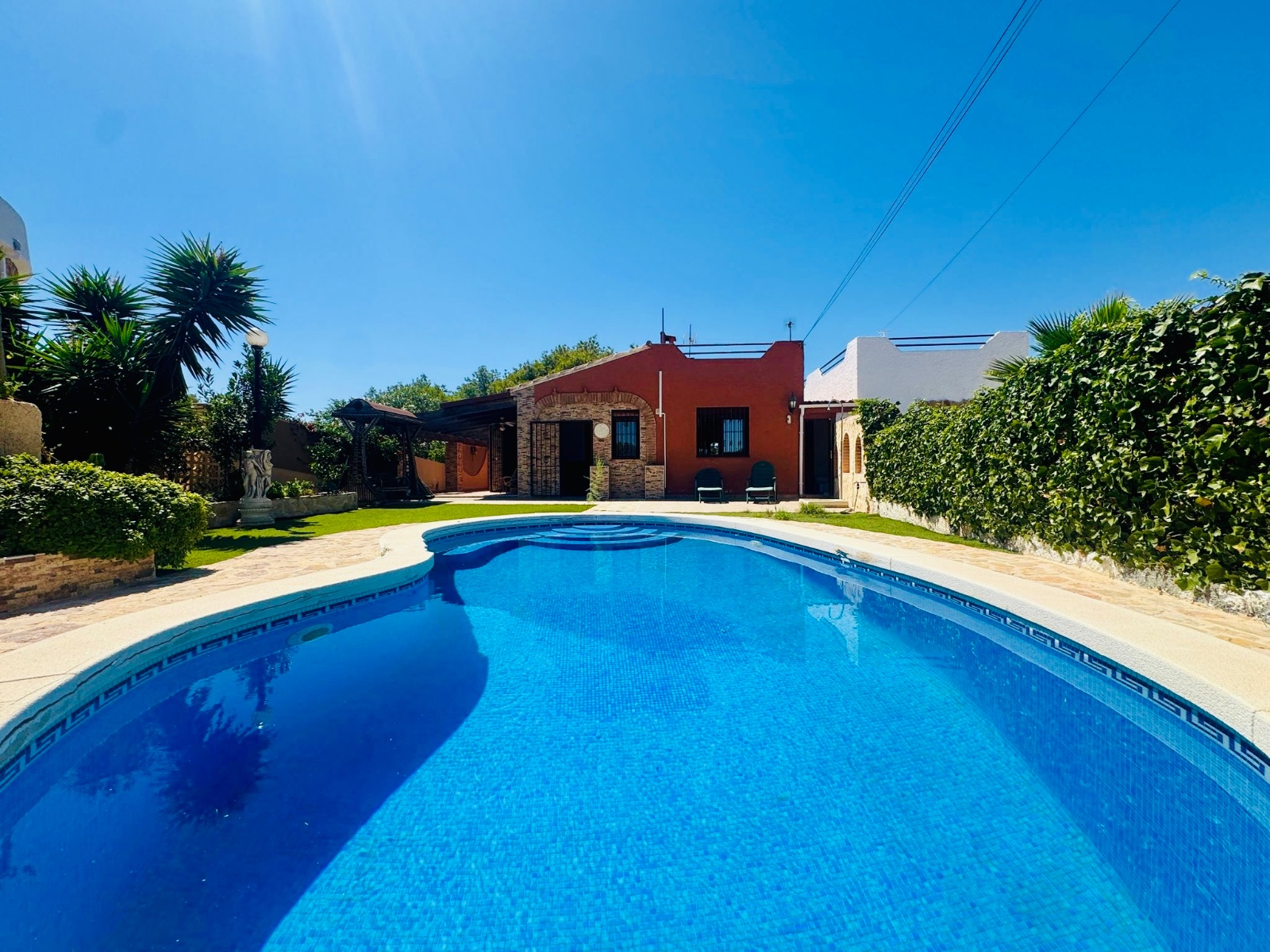 Villa in Villamartin - view 1