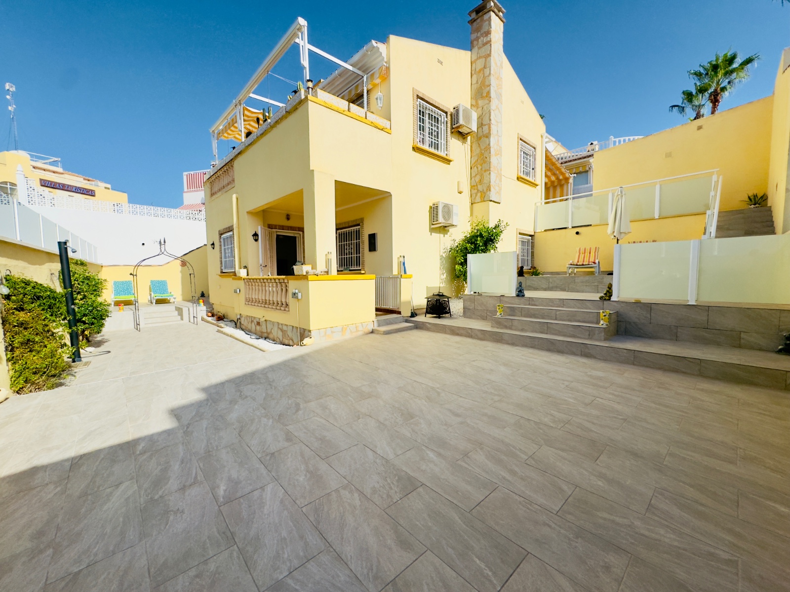 Villa in La Zenia - view 1