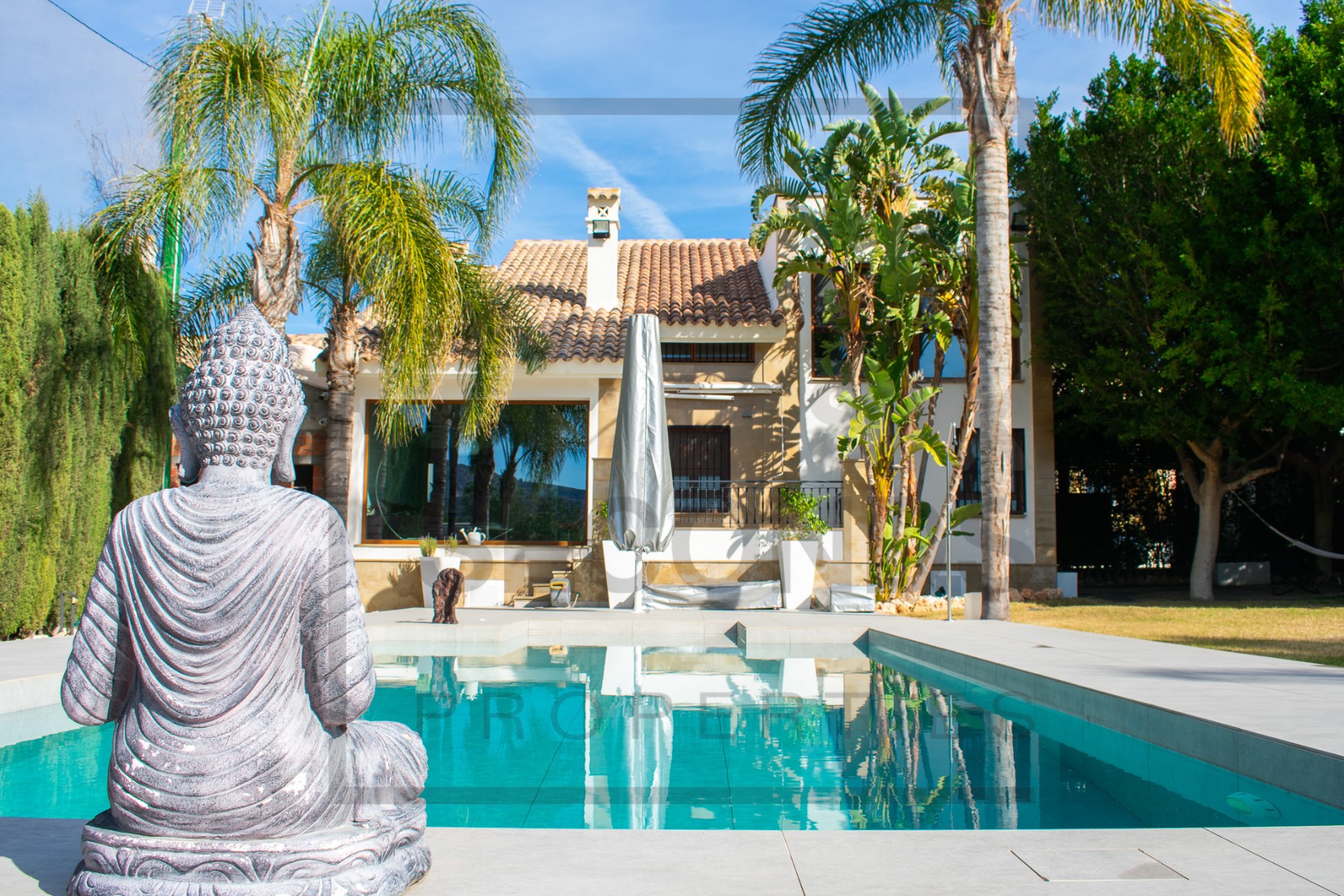 Villa in Alicante - view 1