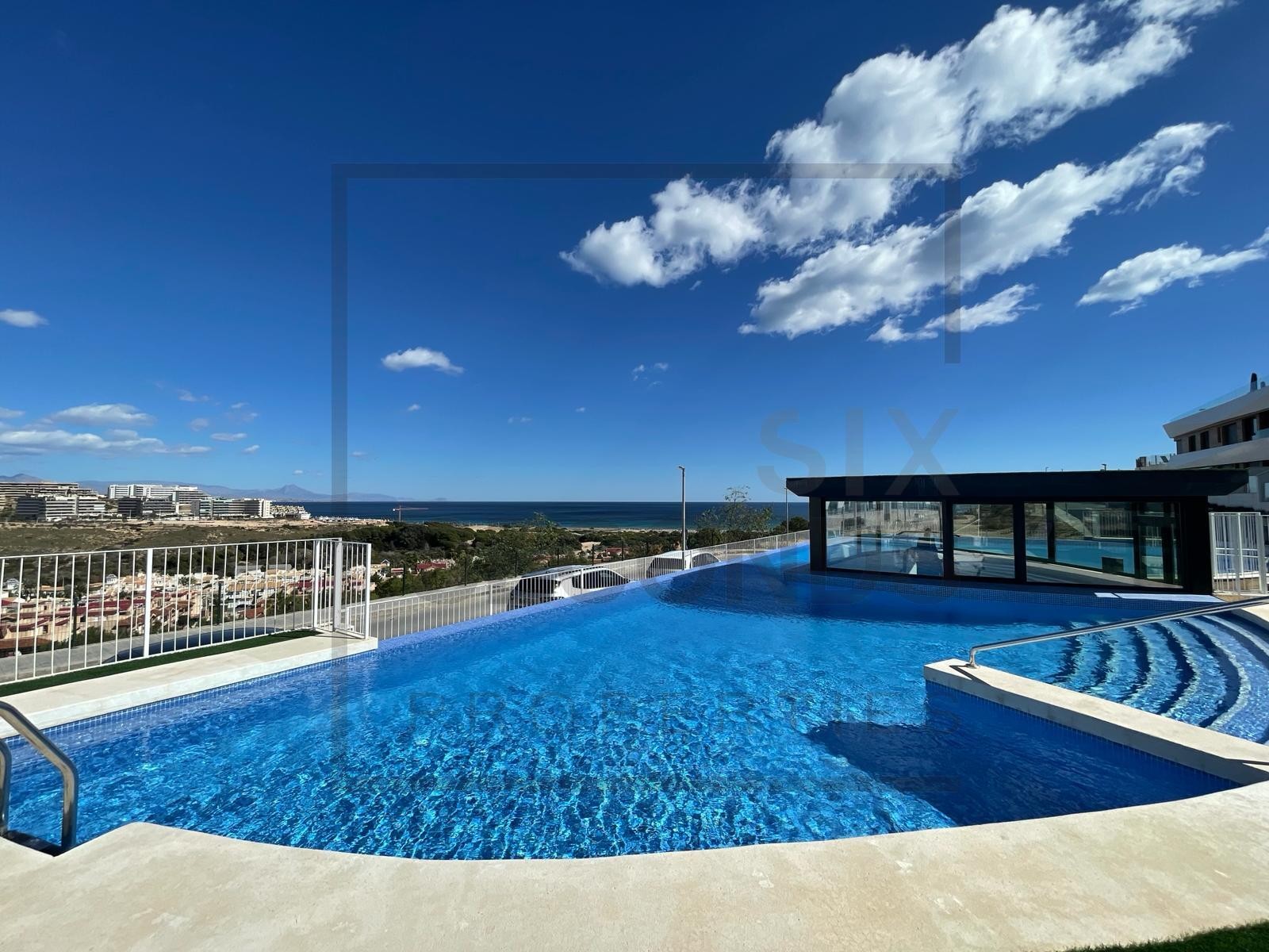 Apartment in Alicante - view 1