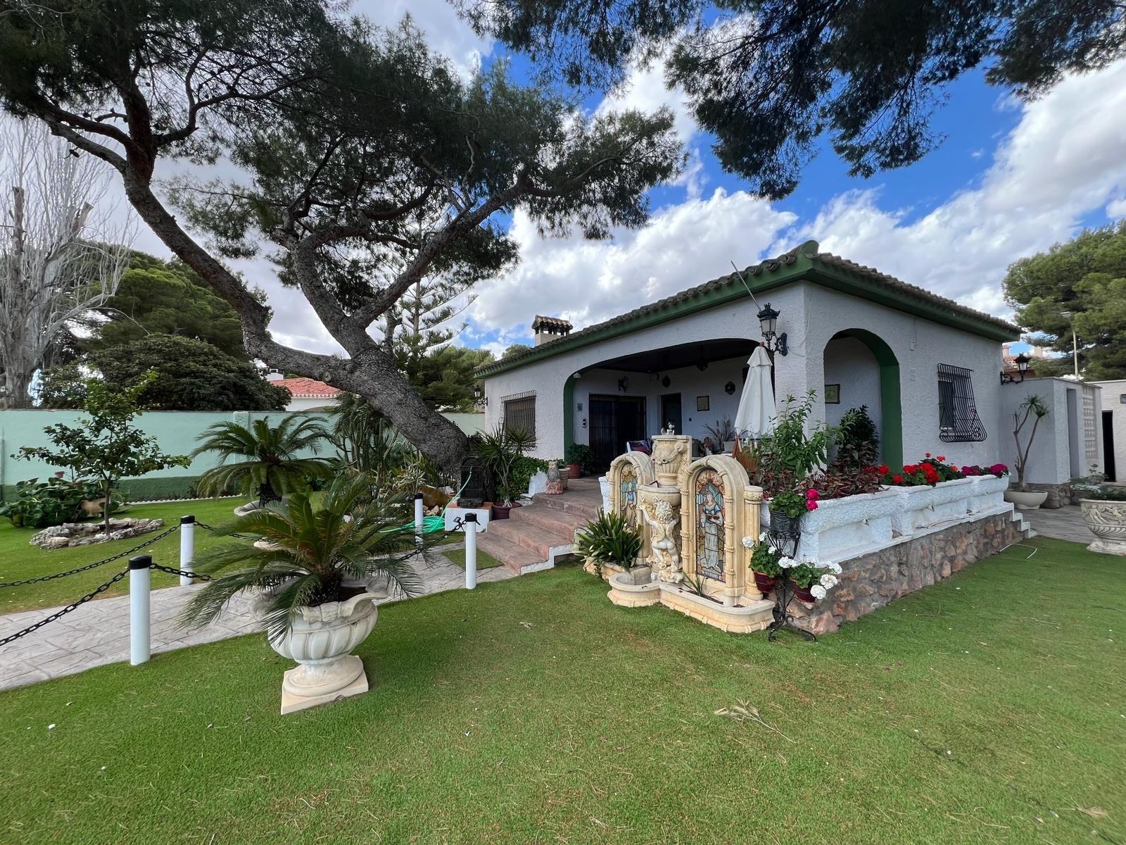 Villa in Urbanizacion los Balcones - view 1