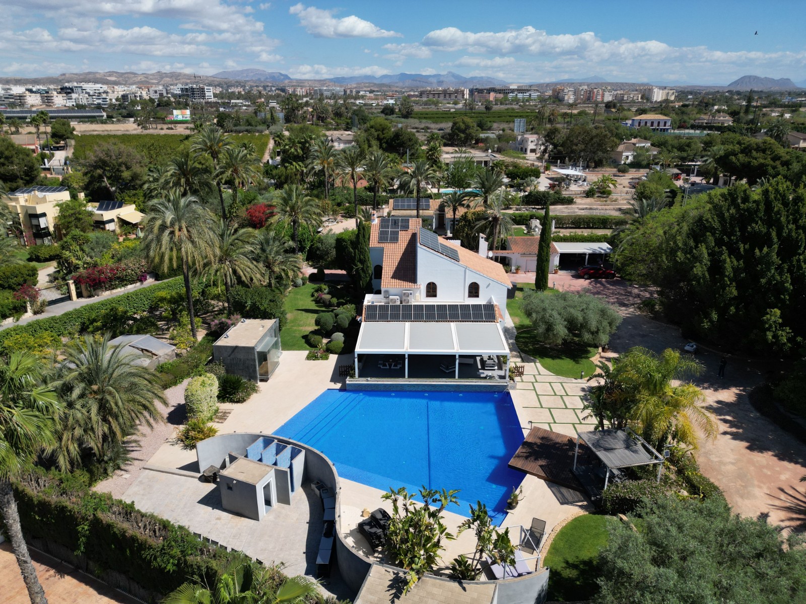 Villa in Alicante - view 1