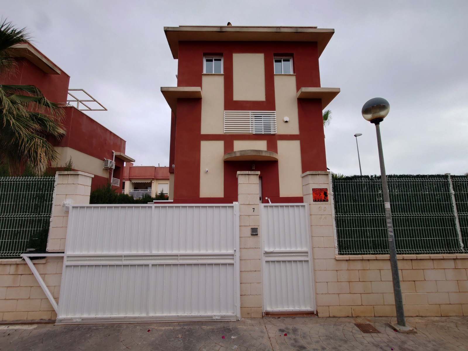 Villa in Urbanizacion los Balcones - view 1