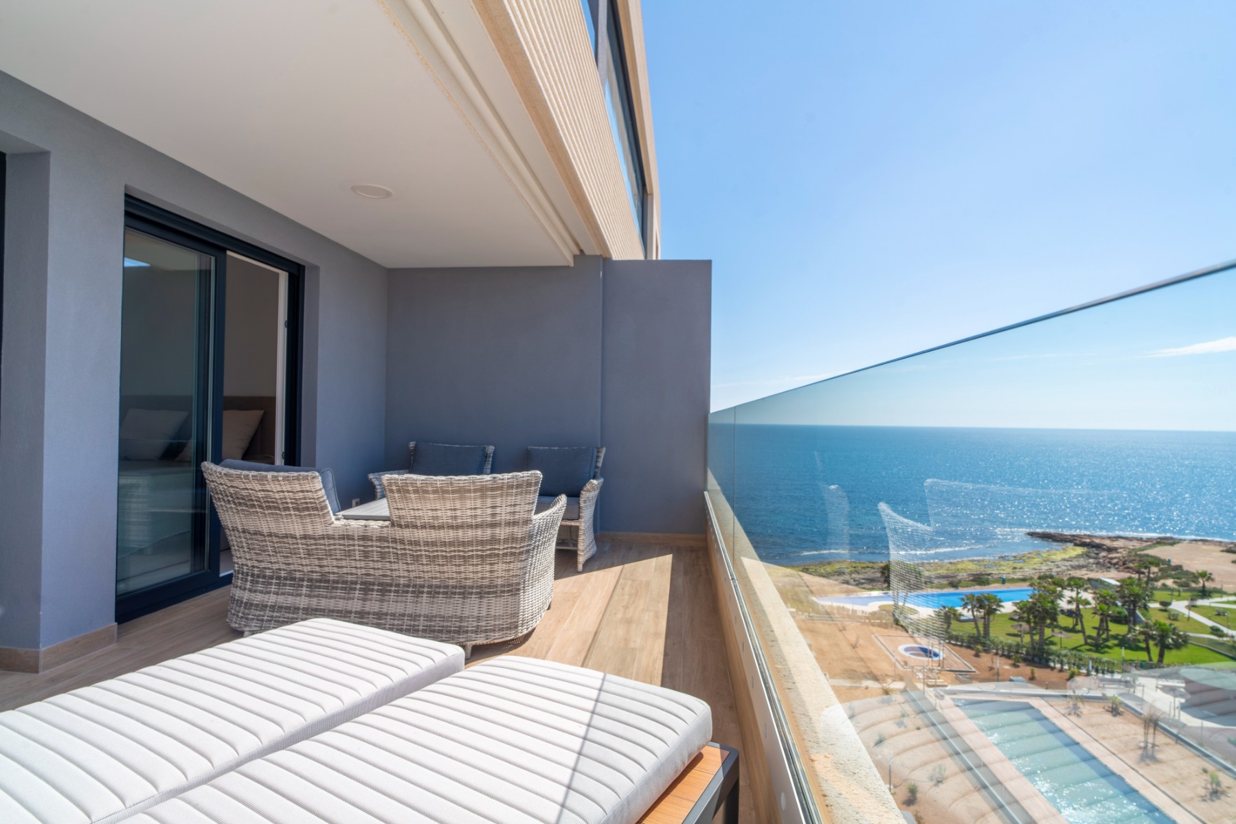 Apartment in Alicante - view 1