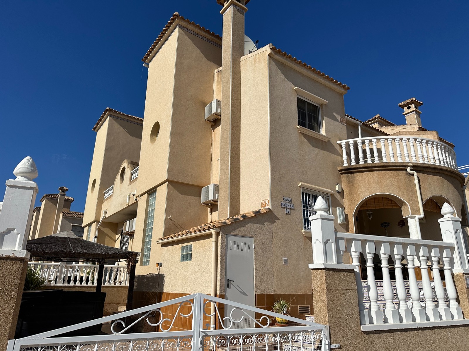 Villa in Villamartin - view 1