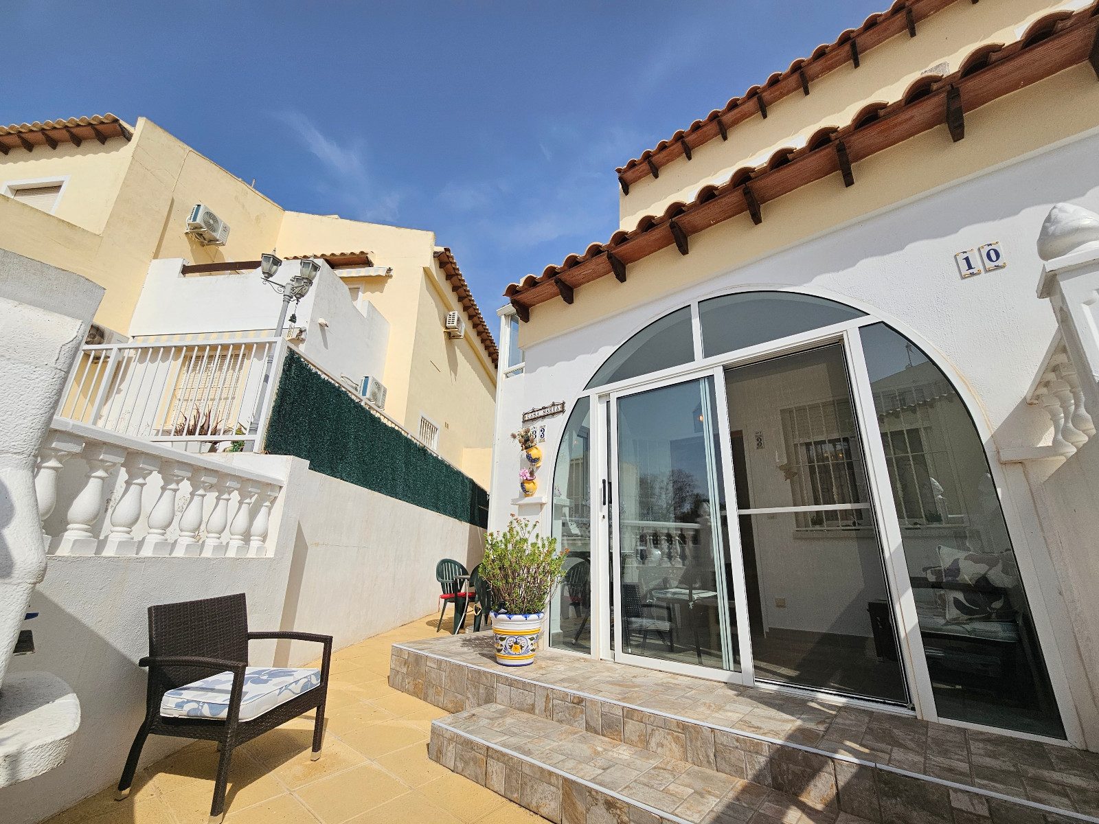 House in Alicante - view 1