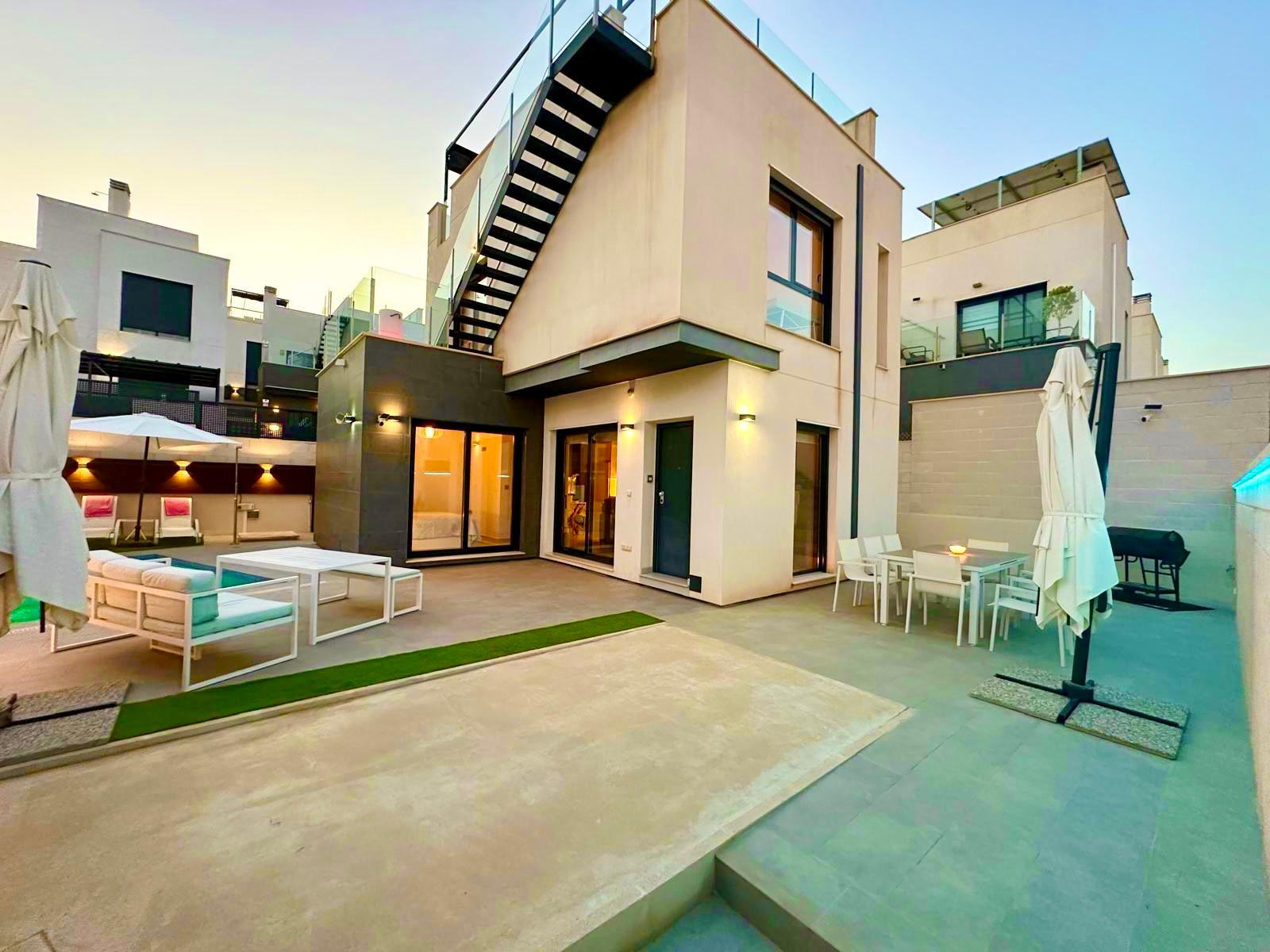 House in Urbanizacion los Balcones - view 1