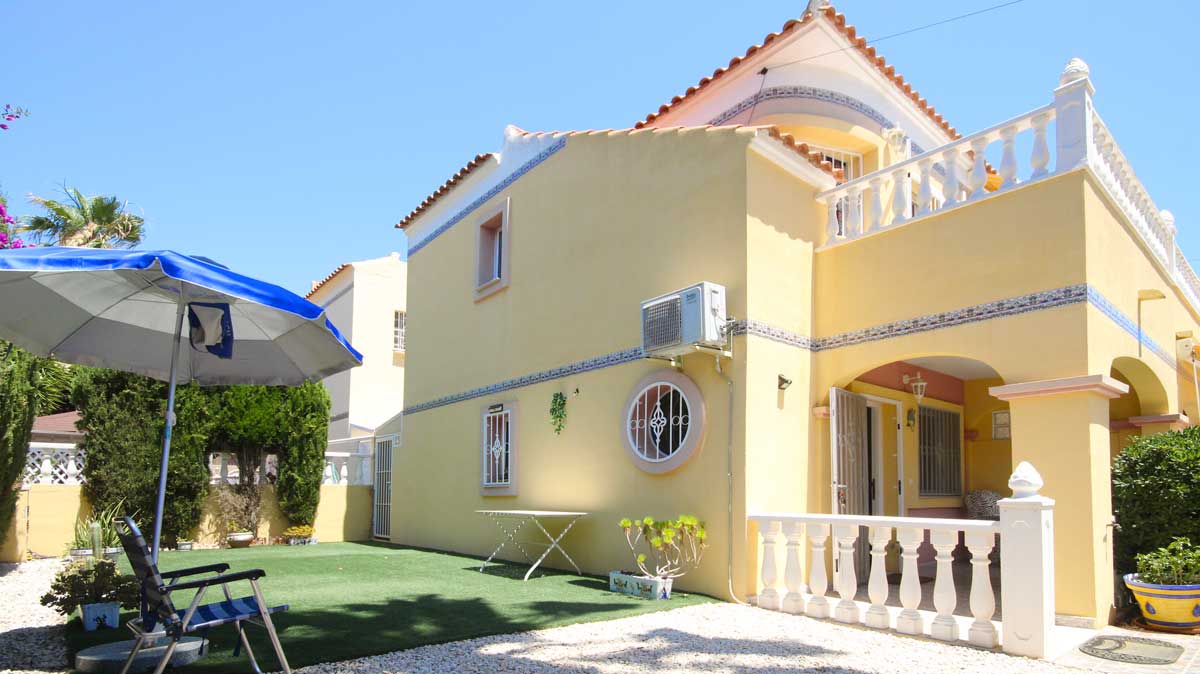 House in Alicante - view 1