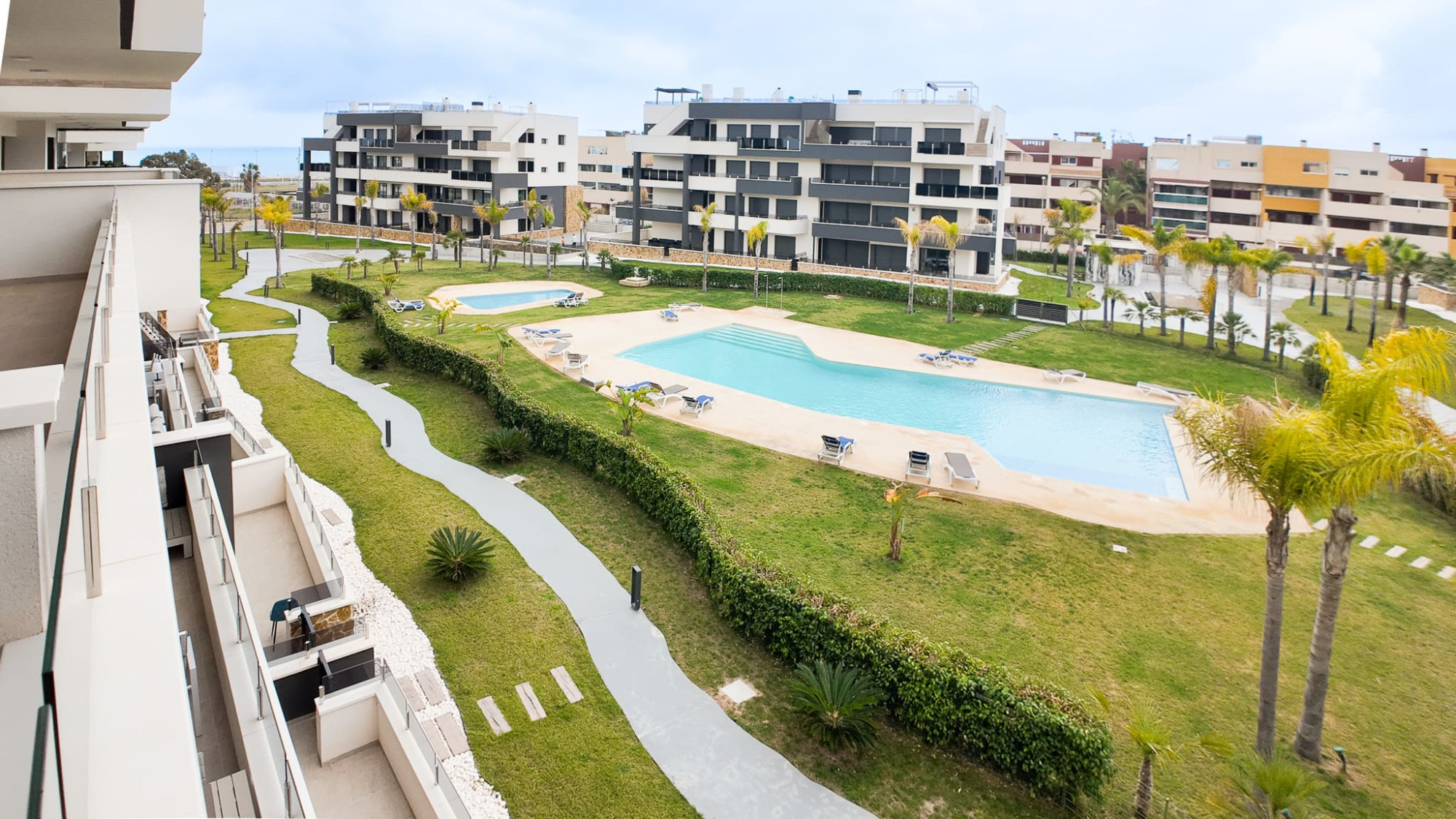 Apartment in Urbanizacion los Balcones - view 1
